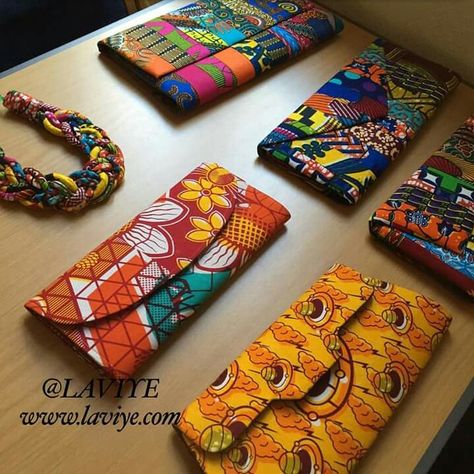 African Bag, Black Wall Street, African Crafts, African Accessories, Afrikaanse Mode, Printed Clutch, African Inspired Fashion, African Men Fashion, African Jewelry