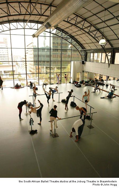 Oh, I would adore to dance in this studio every day! (South African Ballet Theater) Dance Nation, Dance Studio Design, Dance Studio Decor, 1million Dance Studio, Ballet Studio, Dance Dreams, Bolshoi Ballet, Ballet Theater, Ballet School