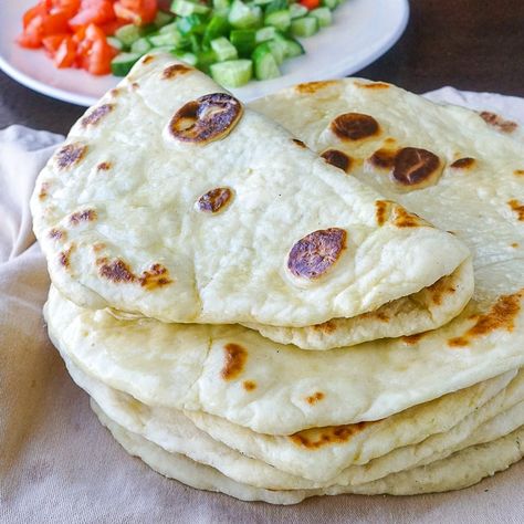 Greek Yogurt Cloud Bread, Flatbread Yogurt And Flour, Flat Bread With Yoghurt, Two Ingredient Flat Bread, Two Ingredient Flatbread Recipe, Simple Flat Bread Recipe, Easy Flatbread Recipes Greek Yogurt, Flat Bread Recipe Greek Yogurt, Greek Yogurt Flat Bread