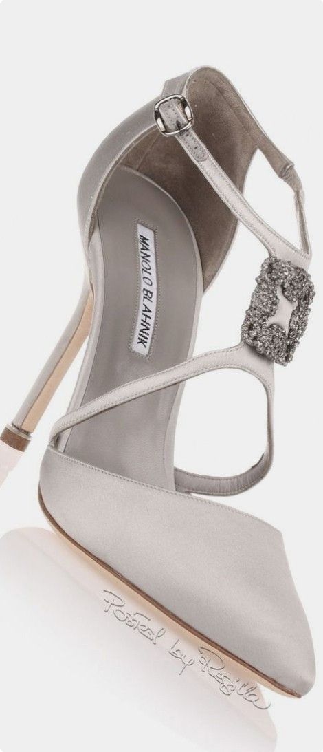 Manolo Blahnik Sandals, Trending Womens Shoes, Manolo Blahnik Heels, Manolo Blahnik Shoes, Gorgeous Shoes, Fabulous Shoes, Grey Shoes, Pretty Shoes, Dream Shoes