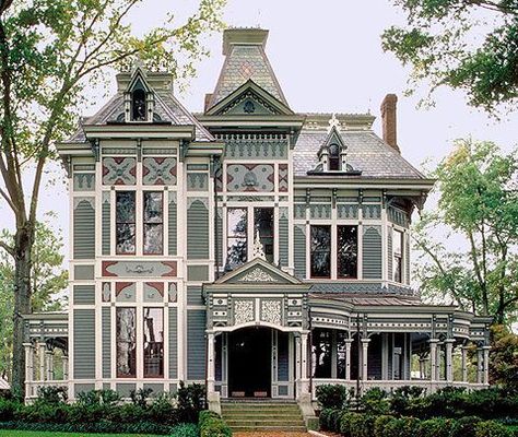 big houses with big porches Victorian House Colors, Victorian Style House, Victorian Style Homes, Victorian Mansions, Casas Coloniales, Painted Ladies, This Old House, Victorian Houses, Victorian Architecture