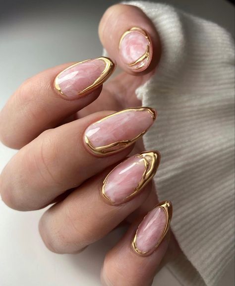 Pink And Gold Chrome Nails, Marble With Gold Nails, Nude With Chrome Nails, Chrome Line Nails, Chrome Marble Nails, Marble Chrome Nails, Simple Chrome Nails, Gold Chrome Nails Designs, Chrome Nails Gold