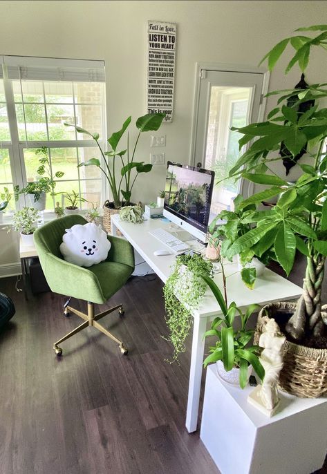 NORE⁷ on Twitter: "My evolving indoor garden is my favorite space. It’s where I design, relax and stream @BTS_twt. Green is my color because it promotes creativity.☺️🌿#Curated_by_ARMY… https://t.co/Vw53QEKCEC" Green Aesthetic Office, Bt21 Bedroom, Desk Setup Green, Green Desk Aesthetic, Bt21 Room, Office Space Aesthetic, Foyer Designs, Modern Foyer, Army Room