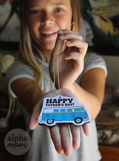 DIY Air Fresheners for Father's Day (on twine) by Brenda Ponnay for Alphamom.com Diy Car Air Freshener Cricut, Diy Air Freshener Car How To Make, Homemade Air Freshener For Car, Diy Car Air Freshener Picture, Diy Car Air Freshener, Flea Market Crafts, Market Crafts, Car Air Freshner, Car Air Freshener Diy