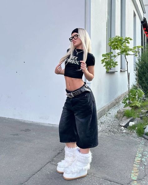 Trap Outfit, Paid Online Surveys, Street Style Outfits Casual, Fit Aesthetic, Model Accessories, Eve Outfit, Online Surveys, Streetwear Fashion Women, Swaggy Outfits