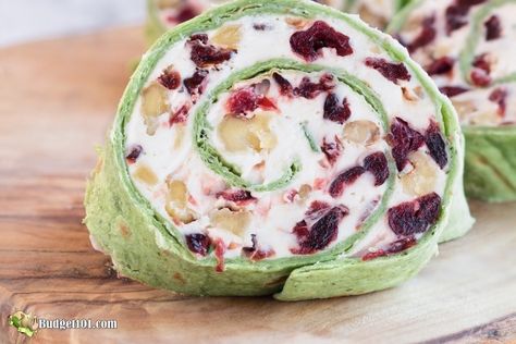 cranberry pinwheels t leftover cranberry sauce ideas Cranberry Pinwheels, Pinwheel Appetizers Easy, Quick Party Appetizers, Turkey Pinwheels, Yummy Appetizers Parties, Cream Cheese Pinwheels, Ham And Cheese Pinwheels, Pinwheel Sandwiches, Tortilla Pinwheels