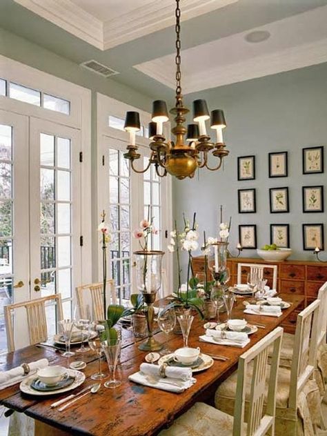 Dining room decor traditional