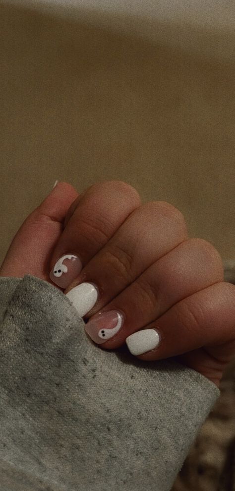 Cute Short Nails Fall Ideas, Fall Nails Simple French Tip, Easy Nail Art Small Nails, Nail Idea Natural Nails, Halloween Easy Nails Short, Cute Simple Short Halloween Nails, Halloween Easy Nail Art, Preppy Short Nail Designs, Easy Nail Designs For Halloween