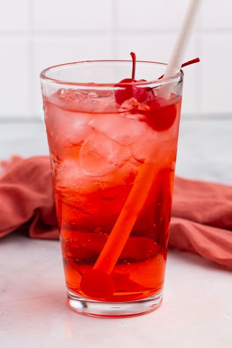 Shirley Temple Recipe For Kids, Shirley Temple Drink Alcoholic, Shirley Temple Recipe, Shirley Temple Drink, Mixed Drinks Alcohol, Clam Recipes, Buttery Biscuits, Lemon Lime Soda, Pretty Drinks