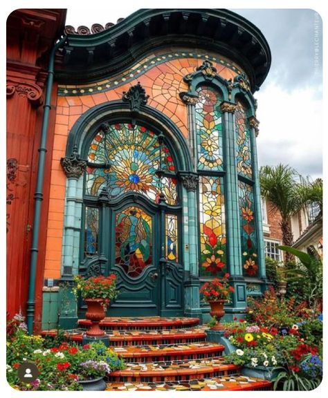 Quirky House Exterior, Funky House Exterior, Maximalist House Exterior, Stained Glass In House, House Stained Glass Windows, Bohemian Architecture, Eclectic Architecture, Antonio Gaudí, Art Nouveau Architecture