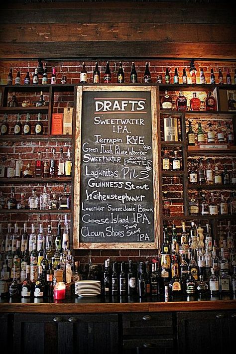 Check Out What Guys Are Pinning On Pinterest (27 Photos) (2) Irish Pub Interior, Kaffe Bar, Pub Interior Design, Bar Deco, Pub Interior, Basement Bar Designs, Pub Design, Pub Decor, Bar Interior Design