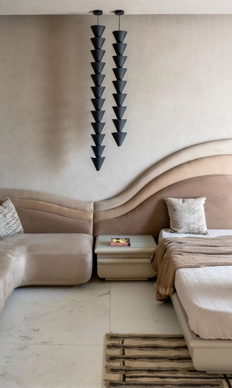 Curved Bed, Daughter Bedroom, Luxury Living Room Design, Pink City, Beds And Headboards, Maximalism, Master Bedrooms Decor, Chiaroscuro, Shades Of Pink