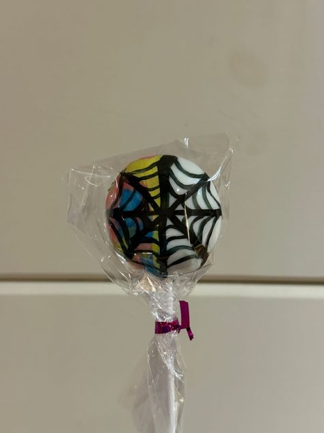 Cake pop inspired by the window in the tv series "Wednesday" #wednesdayaddams #wednesdayseries #wednesday addams #cakepops #halloween Wednesday Cake Pops, Wednesday Cake, Cake Pop, Wednesday Addams, Cakepops, The Window, Cake Pops, Tv Series, Halloween