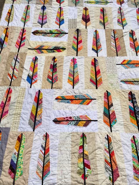 Southwestern Quilts, Native American Quilt, Western Quilts, Southwest Quilts, Embroidery Modern, Feather Quilt, Bohemian Quilt, Ideas Embroidery, Personalized Quilt