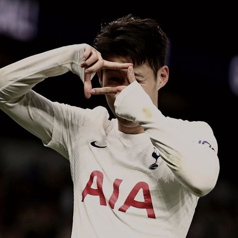 Son Pfp Soccer, Son Pfp Football, Heung Min Son Pfp, Gym Workout Apps, Son Heung Min, Baseball Photography, Cristiano Ronaldo Manchester, Football Players Photos, Photography Italy