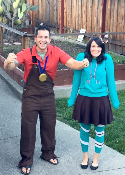 Wreck it Ralph & Vanellope Von Schweetz DIY costume Diy Halloween Costumes For Couples, Wreck It Ralph Costume, Disney Couple Costumes, Best Diy Halloween Costumes, Vanellope Y Ralph, Halloween Costumes Diy Couples, Cute Couples Costumes, Costumes For Couples, Vanellope Von Schweetz