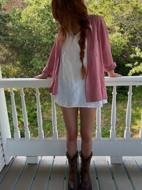 outfit inspo farmgirl ethelcain lanadelrey cowgirl texas Texas Outfit Aesthetic, Coquette Cowgirl, Cowgirl Outfits, Farm Girl, Outfit Aesthetic, Outfits Aesthetic, Texas, Outfit Inspo