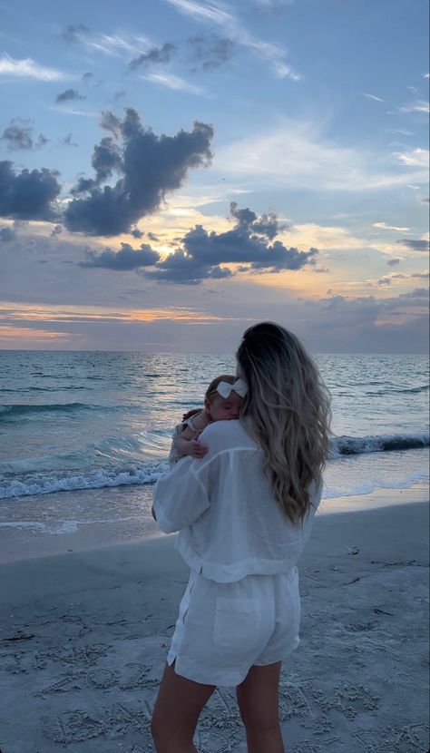 Future Mommy, Moms Goals, Pool Picture, Dreamy Photography, Frequent Flyer Miles, Coastal Granddaughter, Dream Family, Future Mom, Beach Baby