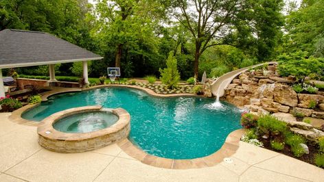 Pool Hot Tub Combo, Hot Tub Designs, Patio Seating Area, Dreams Spa, Freeform Pools, Green Pool, Indoor Pools, Luxury Pools, Pool Construction