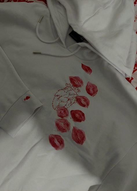 tiktok trend kisses hoodie embroided heart initial wear heart on the sleeve, real heart drawing embroidered red kisses white hoodie perfect present Christmas gift for her and him boyfriend present ideas red and white Christmas season spirit aesthetic cute inspo red lipstick White Hoodie With Kisses Diy, Diy Valentines Gifts For Boyfriend Hoodie, Valentines Hoodie For Boyfriend, Custom Sweatshirt Ideas For Boyfriend, Bf Kisses Hoodie, Kiss Mark Hoodie For Bf, Hoodie Gift For Boyfriend, Kiss Mark Hoodie, Kissed Hoodie Ideas