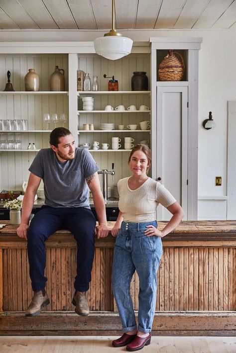 Old Farmhouse Aesthetic, Shaker Home, Beer And Food, Spring Decorating Ideas, Barn Kitchen, Farmhouse Aesthetic, Shaker Style Kitchens, The Catskills, Spring Decorating