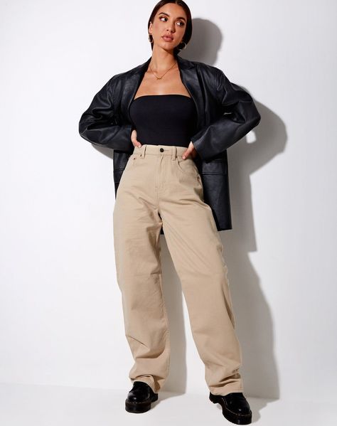 92af93f73faf3cefc129b6bc55a748a9desc43310336ri Light Brown Pants Outfit, Beige Jeans Outfit, Light Brown Jeans, Brown Pants Outfit, Wardrobe Change, Uniform Ideas, Looks Pinterest, Streetwear Girl, Cargo Pants Outfit