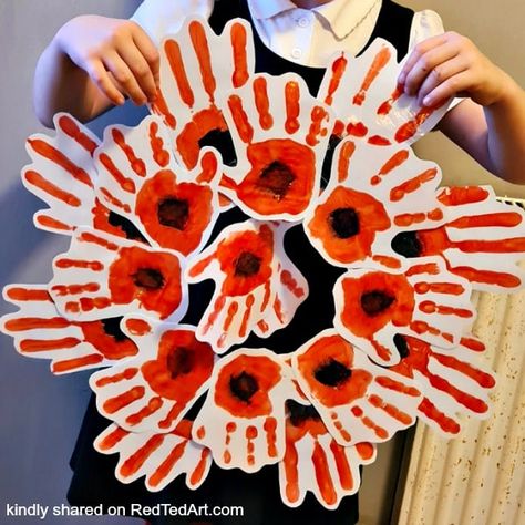 Rememberence Day Crafts For Preschool, Wreaths For Remembrance Day, Remembrance Day Crafts For Infants, Poppy Arts And Crafts Kids, Remembrance Day Poppy Wreath, Remembrance Day For Preschoolers, Toddler Poppy Craft, Poppy Ideas Eyfs, Poppy Day Eyfs