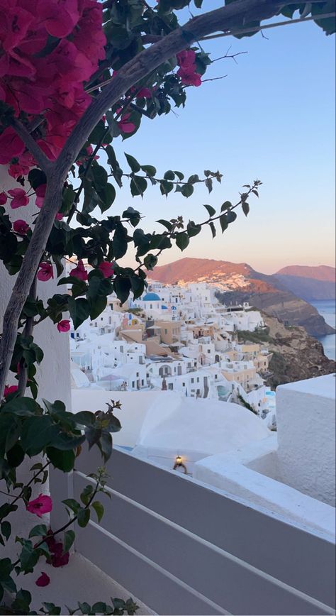 Greece Asthetic Picture, Holiday Asthetic Picture, Grecia Aesthetic, Greece Wallpaper, Grecia Santorini, Dream Vacations Destinations, Greece Holiday, Pretty Landscapes, Dream Travel Destinations