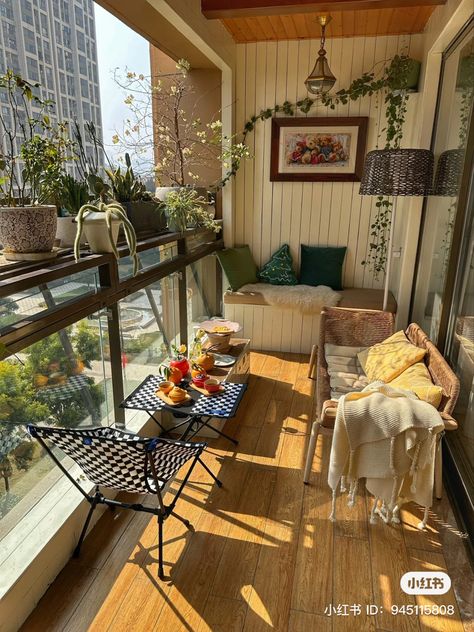 Cute Apartment Patio, Cute Balcony, Cozy Apartment Balcony, Aesthetic Balcony, Apartment Porch, Narrow Balcony, Country Patio, Balcony Inspiration, Cozy Studio Apartment