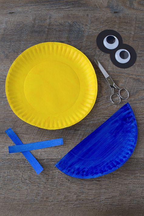 Minion Craft, Minion Art, Alphabet Crafts Preschool, Disney Diy Crafts, Paper Plate Crafts For Kids, K Crafts, Summer Camp Crafts, Toddler Arts And Crafts, Bible Crafts For Kids