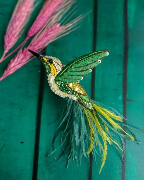 Embroidered Hummingbird, Needle Tatting Tutorial, Fleece Crafts, Beaded Bird, Hummingbird Jewelry, Tatting Tutorial, Bird Beads, Made In Ukraine, Bird Pins