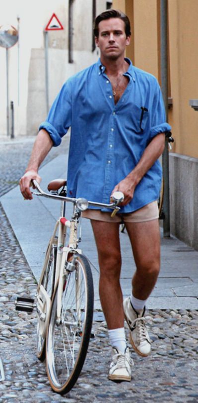 Call Me By Your Name Outfits, Vacation Outfits Men, Italian Mens Fashion, Italian Summer Outfits, Style Année 90, 80s Men, Armie Hammer, Aesthetic Outfits Men, Mens Summer Outfits