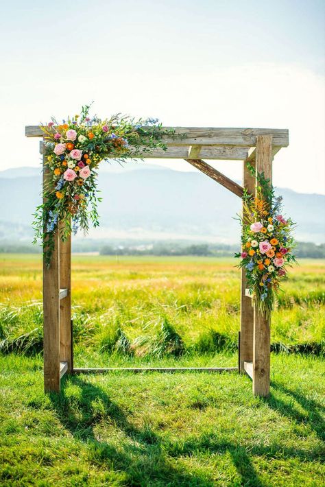 Wood Wedding Arches, Outdoor Country Wedding, Garden Party Theme, Wedding Arch Rustic, Yard Wedding, Wedding Ceremony Arch, Wedding Party Planning, Wedding Arbour, Spring Wildflowers