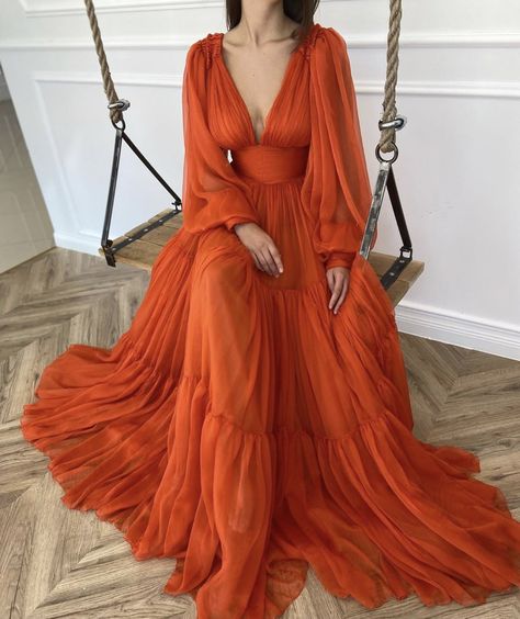 la femme dans l’art on Twitter: "Teuta Matoshi… " Orange Tulle Dress, Gaun Tulle, Long Party Gowns, Rustic Dresses, Simple Prom Dress, Prom Dresses Gowns, Red Party, Boho Theme, Ball Gowns Evening