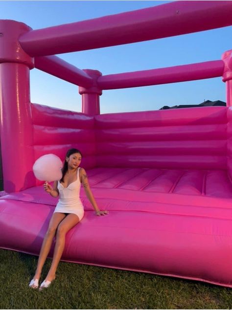 Inflatable Jump House, Pink Water Slide, Pink Bouncy House, Pink Pool Party Decorations, Pink Trampoline, Bouncy House Birthday Party, Outside Birthday Party, Pink Pool Party, Sweet Sixteen Birthday Party Ideas