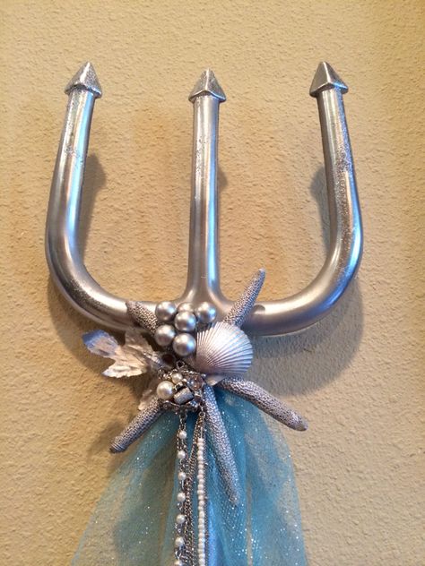 Princess Titan/Mermaid costume accessory - custom made seashells triton - Halloween 2015 Mermaid Trident, Seashell Costume, Junk Couture, Halloween 2015, Mermaid Costume, Mermaid Party, Costume Ideas, Under The Sea, Costume Accessories