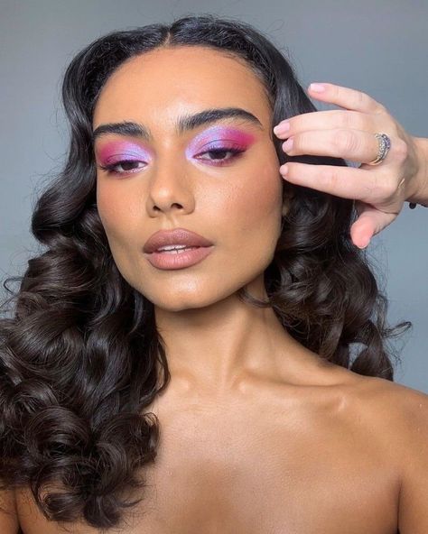 unique and bold valentines day makeup look purple and pink Glam Makeup Colorful, Jackie Aina Palette Looks, Vibrant Eyeshadow Looks, Colorful Glam Makeup, Pink And Purple Makeup, Makeup Looks Creative, Matte Make Up, Dag Make Up, Elegantes Makeup