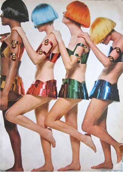 Space age metal bras and micro micro mini skirts by Courreges 1969 Fashion Transformation, Space Age Fashion, Style Année 60, Andre Courreges, Bert Stern, Mode Retro, David Bailey, Mary Quant, Fashion 1960s