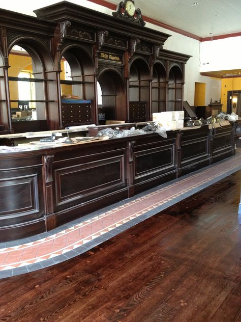 Irish Victorian Bar... almost complete English Pub Home Bar, Victorian Bar Design, Cantina Bar Ideas, Bar Furniture Ideas, Irish Pub Interior, Brick Bar, Bar Mirrors, Saloon Decor, Victorian Bar