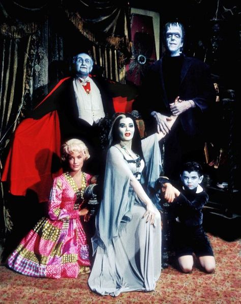 1313 Mockingbird Lane, Munsters Tv Show, The Munster, Lily Munster, Yvonne De Carlo, The Munsters, Classic Television, Vampire Academy, Classic Horror Movies