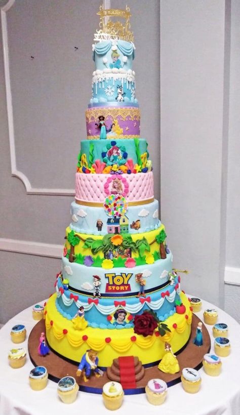 Disney Cake Ideas, Gateau Harry Potter, Disney Themed Cakes, Elaborate Cakes, Disney Desserts, Disney Wedding Cake, Disney Birthday Cakes, Disney Wedding Theme, Disney Princess Birthday