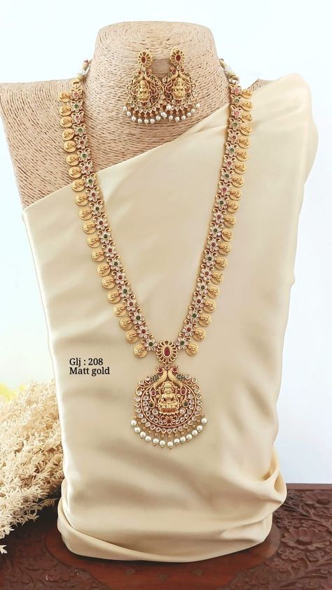 Handmade Gold Necklace, Wedding Jewelry Sets Bridal Jewellery, Indian Wedding Jewelry Sets, New Gold Jewellery Designs, Gold Earrings Models, Modern Gold Jewelry, Gold Bridal Jewellery Sets, Gold Jewelry Stores, Gold Bride Jewelry