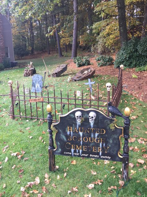 Halloween Sign The Haunted Borough Diy Halloween Headboard Sign, Headboard Cemetery Sign, Headboard Halloween Sign, Diy Halloween Entrance, Graveyard Halloween Yard, Halloween Cemetery Ideas, Diy Halloween Graveyard, Halloween Tombstones Diy, Headboard Sign