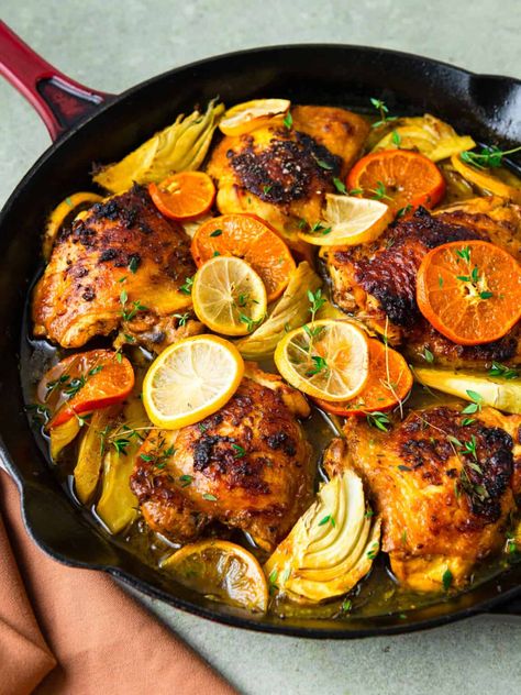 Chicken With Fennel, Chicken Fennel, Oregano Chicken, Fennel Recipes, Roasted Fennel, Roast Chicken Recipes, Braised Chicken, Roast Chicken, Roasted Chicken