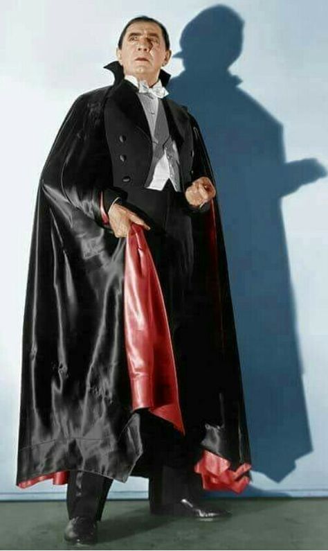 Dracula Halloween Costume, Classic Dracula, Bela Lugosi Dracula, Dracula Costume, Universal Studios Monsters, Bela Lugosi, Abbott And Costello, Count Dracula, Manualidades Halloween