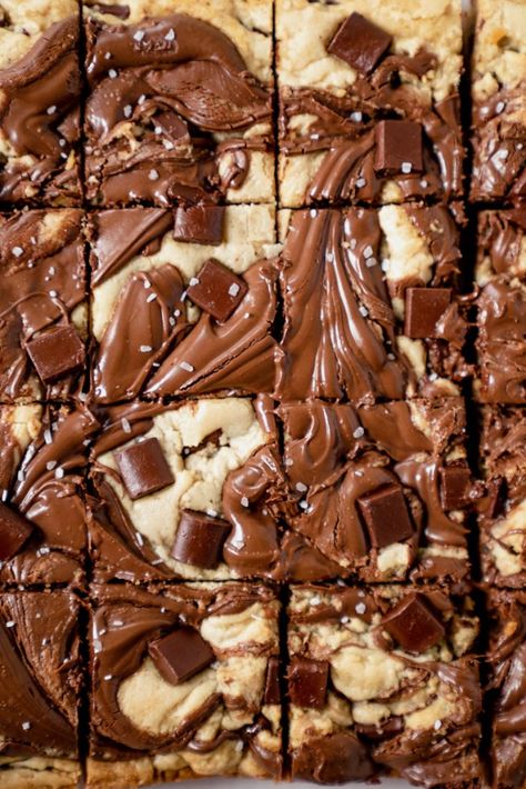 Best Nutella Recipes, Chewy Cookie Bars, Nutella Blondies, Blondie Cake, Chocolate Chip Cookie Bar Recipe, Nutella Bar, Lucky Food, Best Chocolate Desserts, Nutella Cake