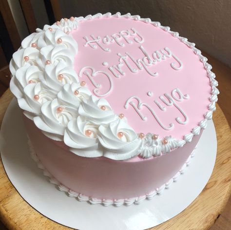 Simple Birthday Cake Designs, Rodjendanske Torte, Cake Decorating Flowers, On Me, Auto Correct, Cake Decorating For Beginners, Get Angry, Simple Cake Designs, Cake Decorating Piping