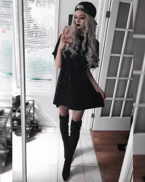 Jude Karda, Alternative Fashion Punk, Alternative Fashion Indie, Alternative Fashion Grunge, Goth Outfit, Tights Fashion, Grunge Look, Alternative Outfits, Edgy Outfits