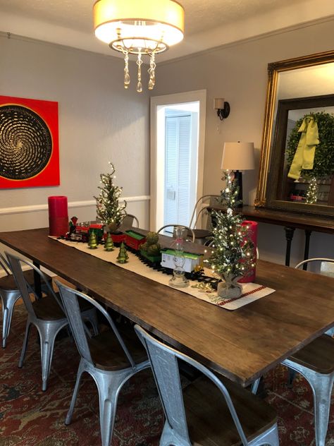 Urban Cottage, Train Table, Cottage Christmas, Christmas Train, Christmas Arrangements, Train Set, Elegant Christmas, Christmas Centerpieces, Rustic Dining Table