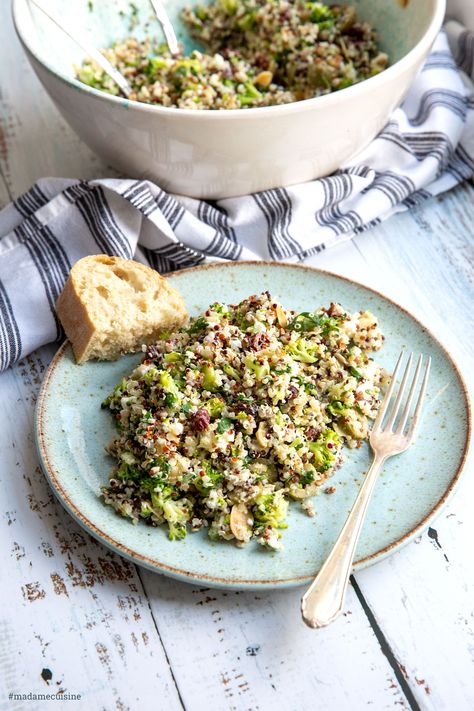 Brokkoli-Quinoa Salat - Madame Cuisine Quinoa Salat, Filling Food, Tasty Vegetarian Recipes, Eat To Live, Wedding Food, Quinoa, Risotto, Wall Tiles, Baguette